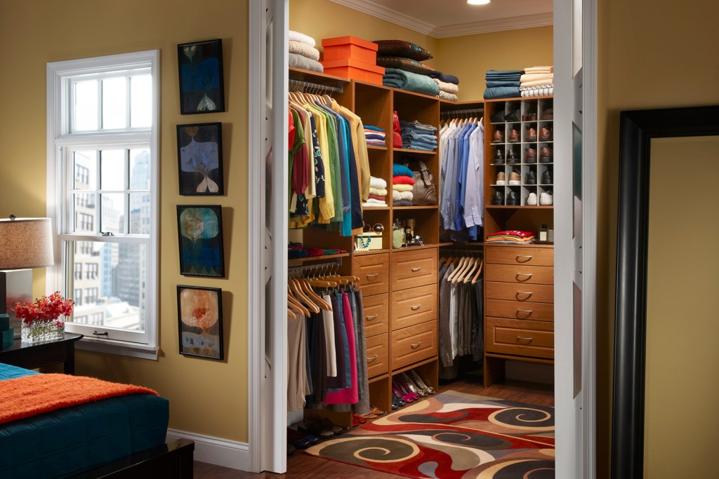 Master Closet Layout Organizing Your - Master Bedroom With Bathroom And Walk In Closet Design Ideas