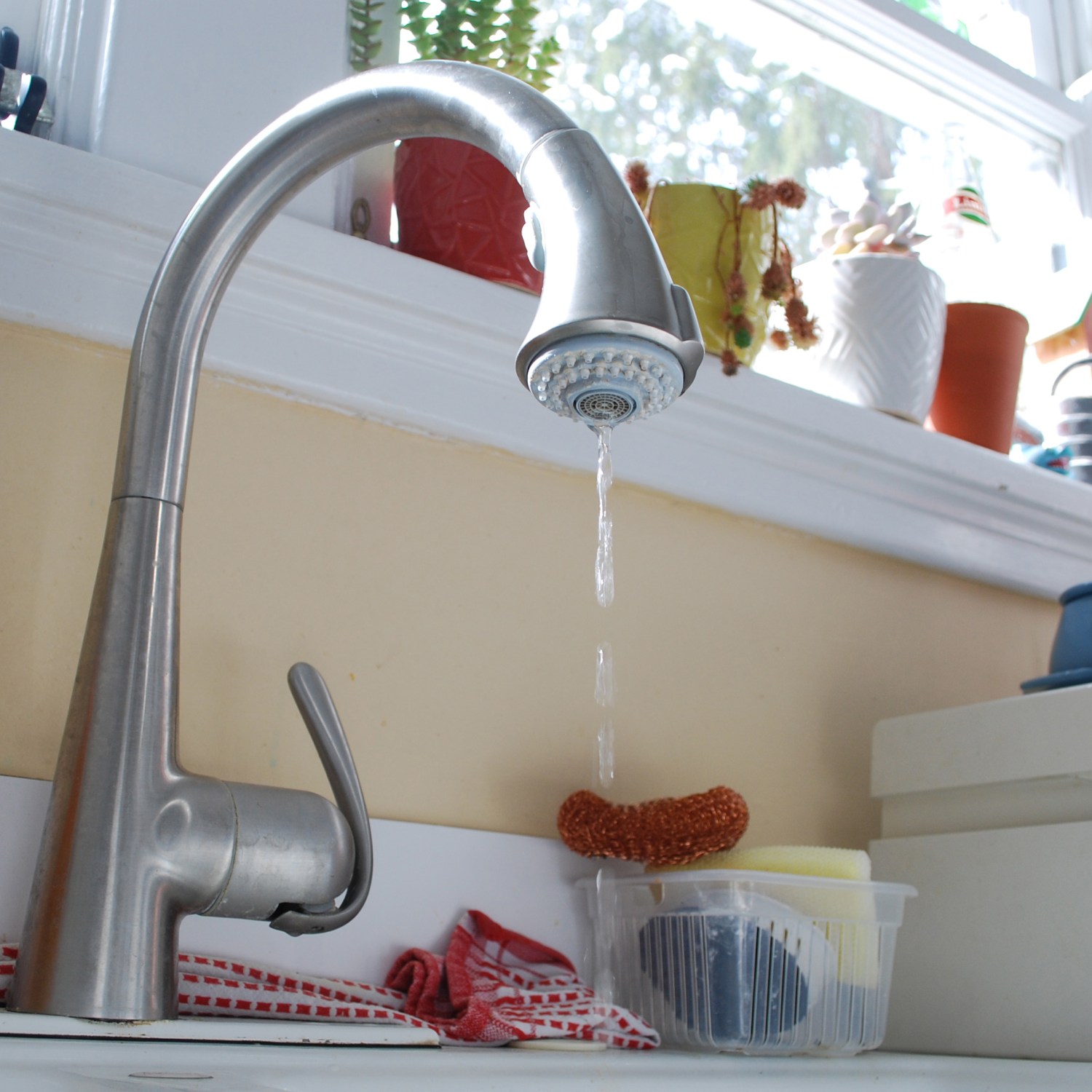 Dripping kitchen faucet