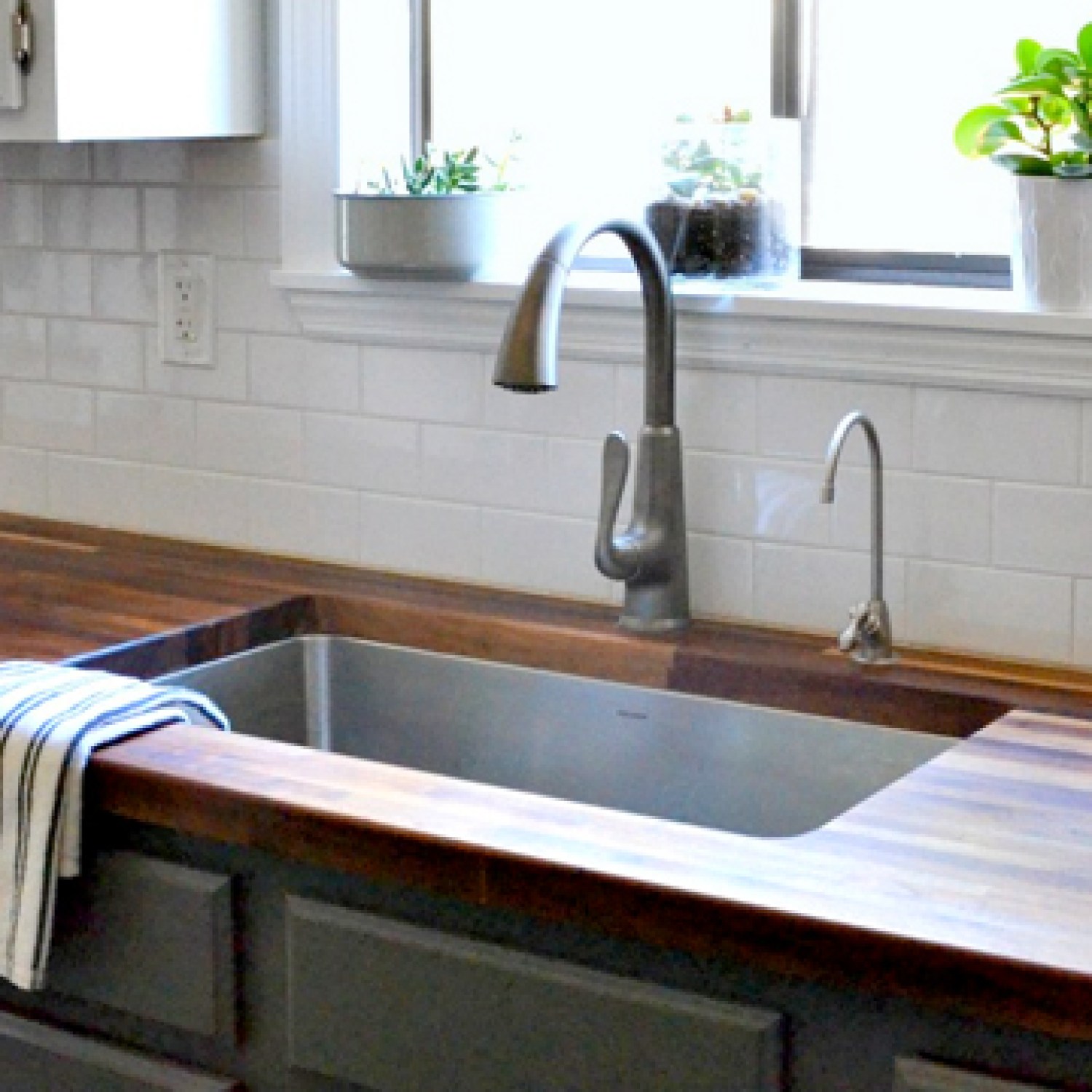 Deep single basin kitchen sink
