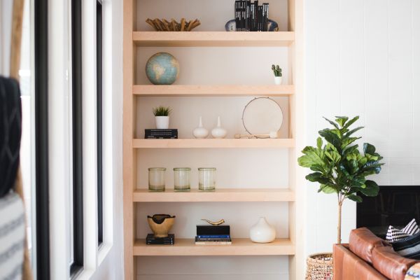 Video about staging a shelf