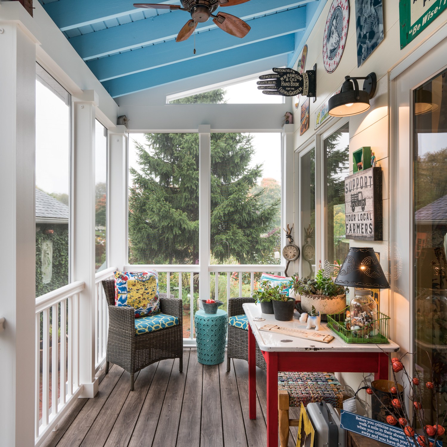 Screened deck with a blue ceiling
