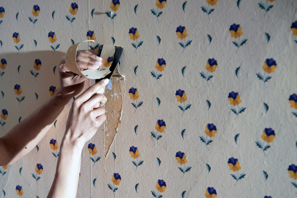 Best Way to Remove Wallpaper | Wallpaper Removal Tips