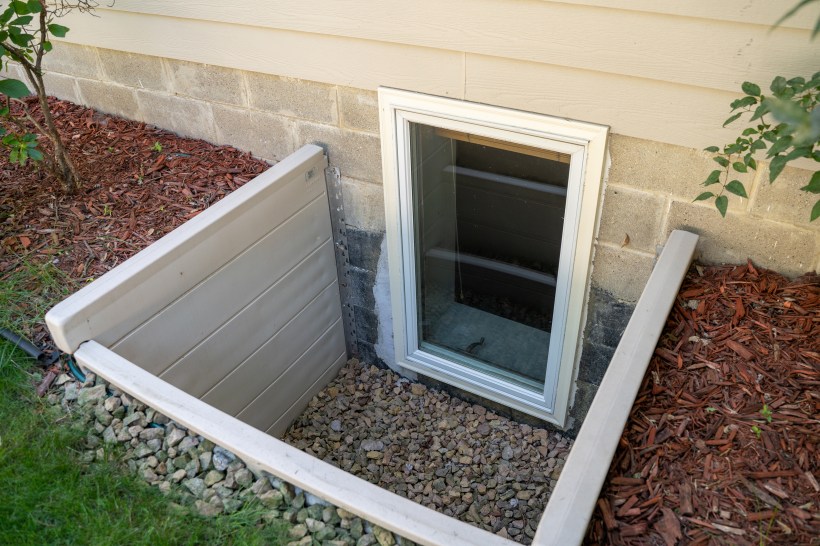 egress-window-cost-to-install-exterior-well-close-up