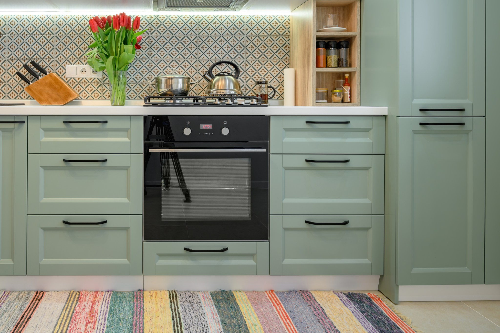 The Best Ways To Incorporate Mint Green Into Your Kitchen