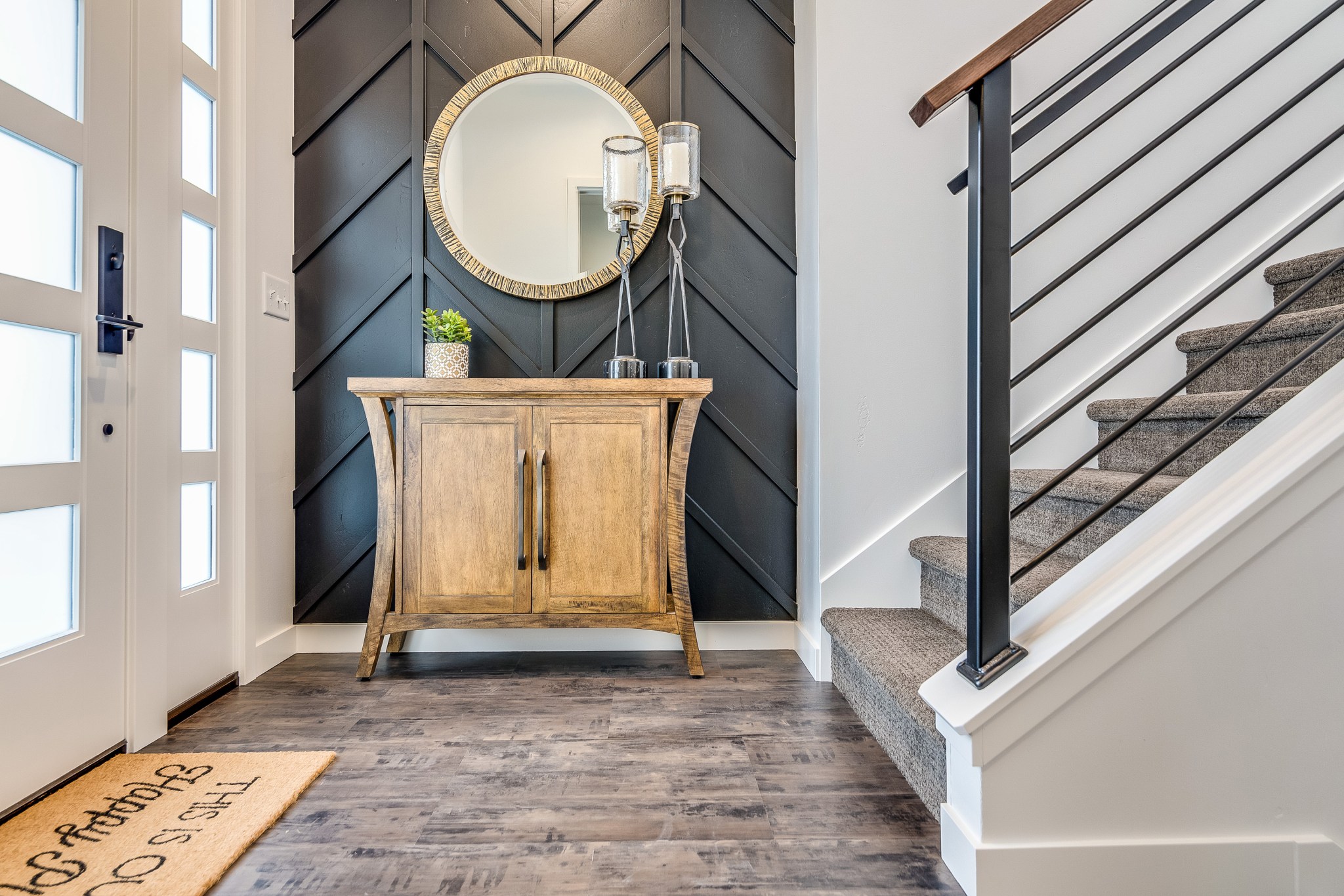 12 Dazzling Foyer Ideas on a Budget
