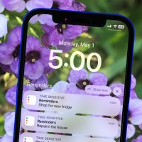 cellphone reminder May do this now tasks buy fridge & mattress paint organize background purple flowers