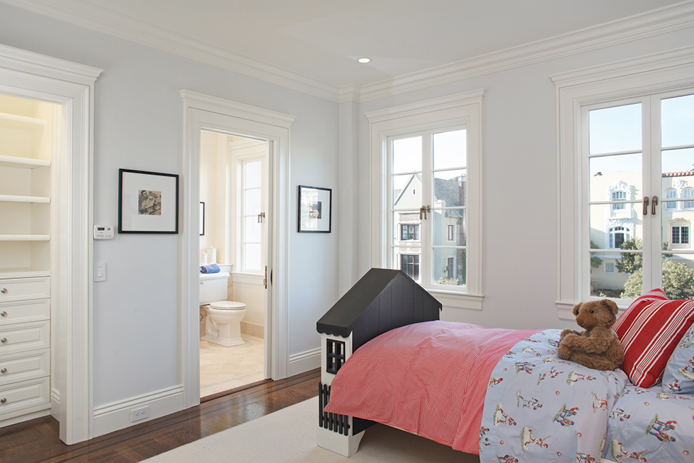 Classic door and window molding in a bedroom