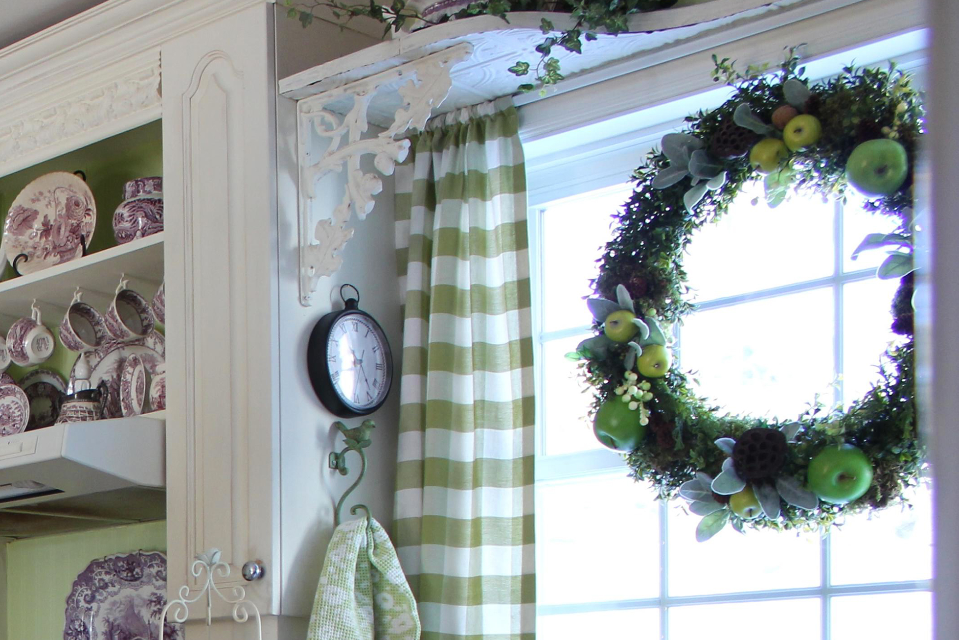 White window bracket in a kitchen
