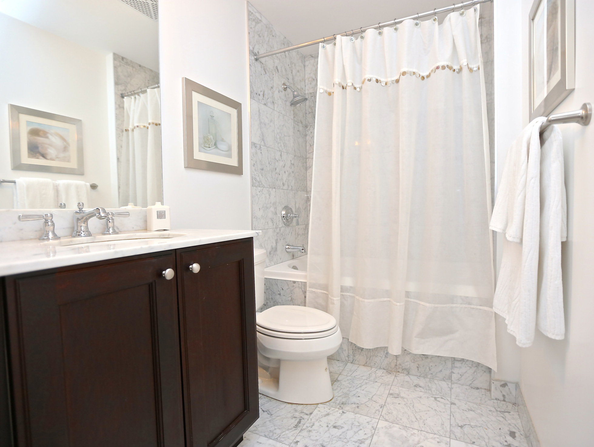Marble tile bathroom