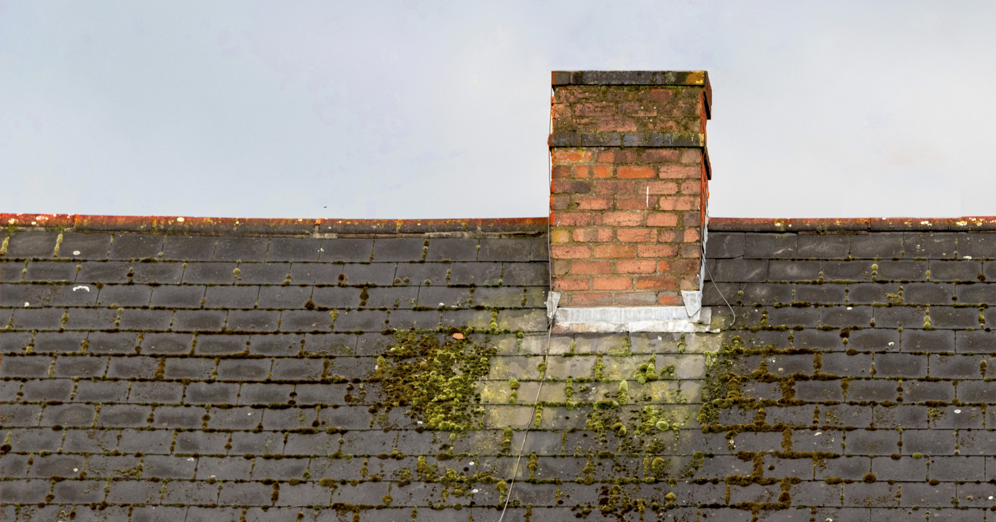 An old roof that needs to be replaced