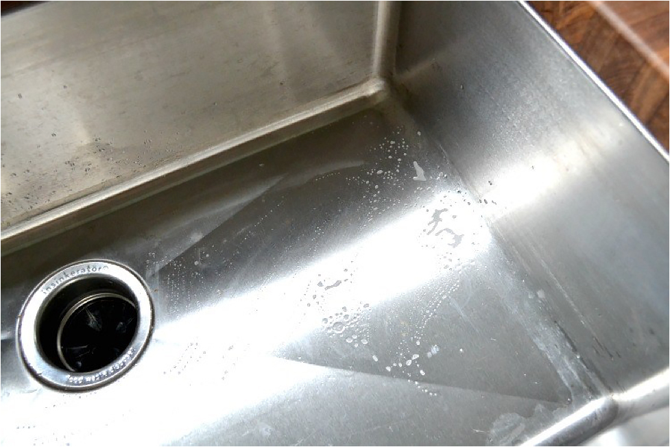 Stainless steel sink basin