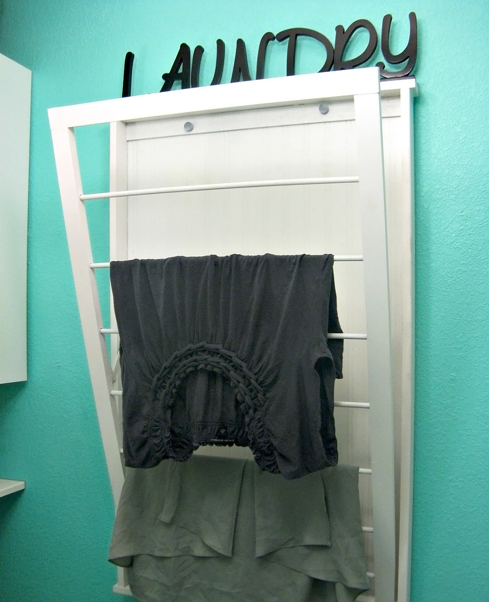 Wall mounted drying rack
