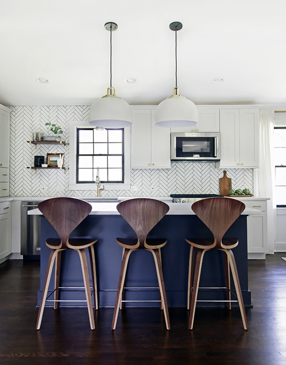 Herringbone pattern subway tile